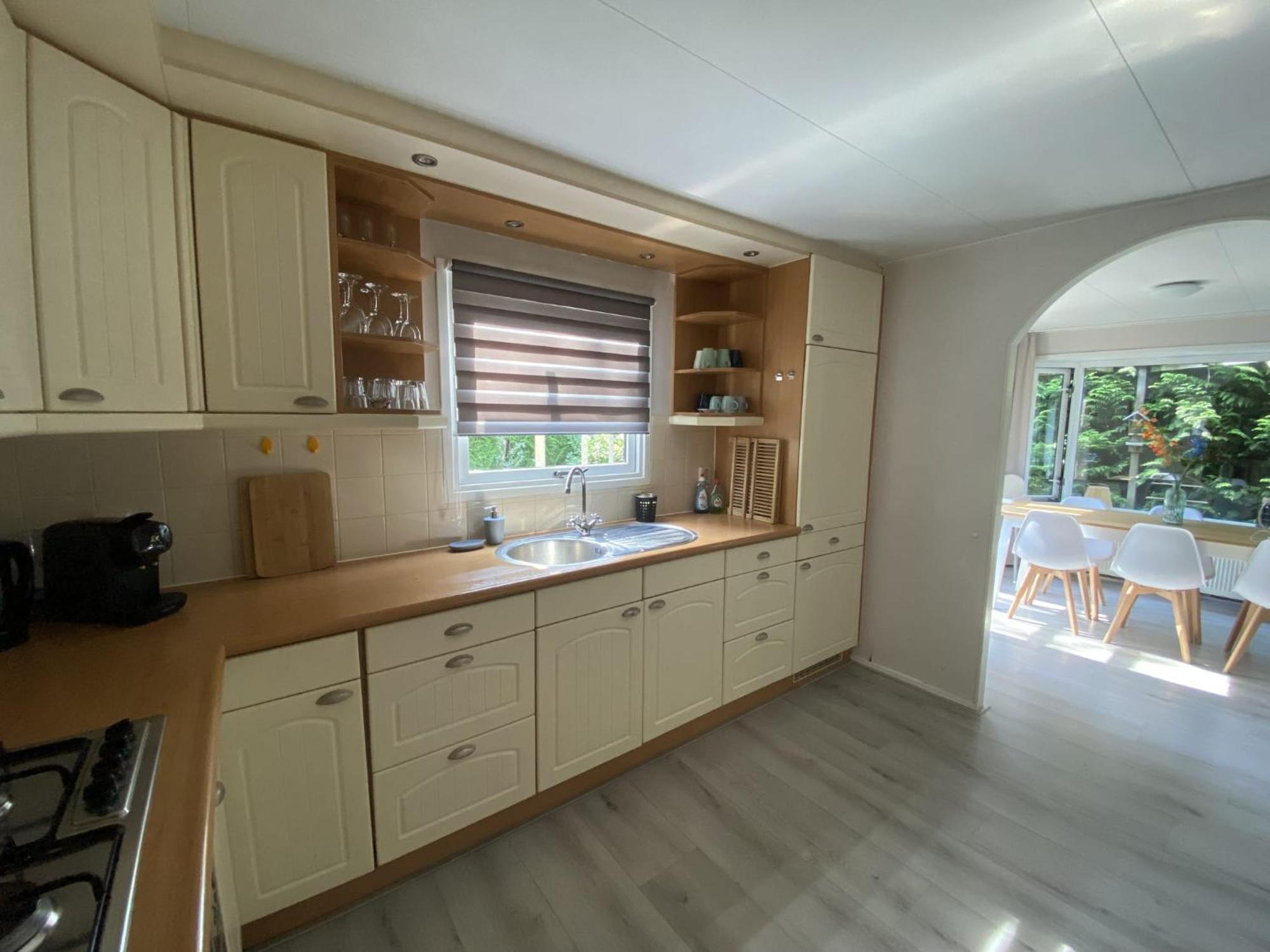 Veluwe Vakanties Chalets With Private Barrel Sauna - With Pool Bar And Restaurant Facilities In The Veluwe National Park Putten Eksteriør bilde
