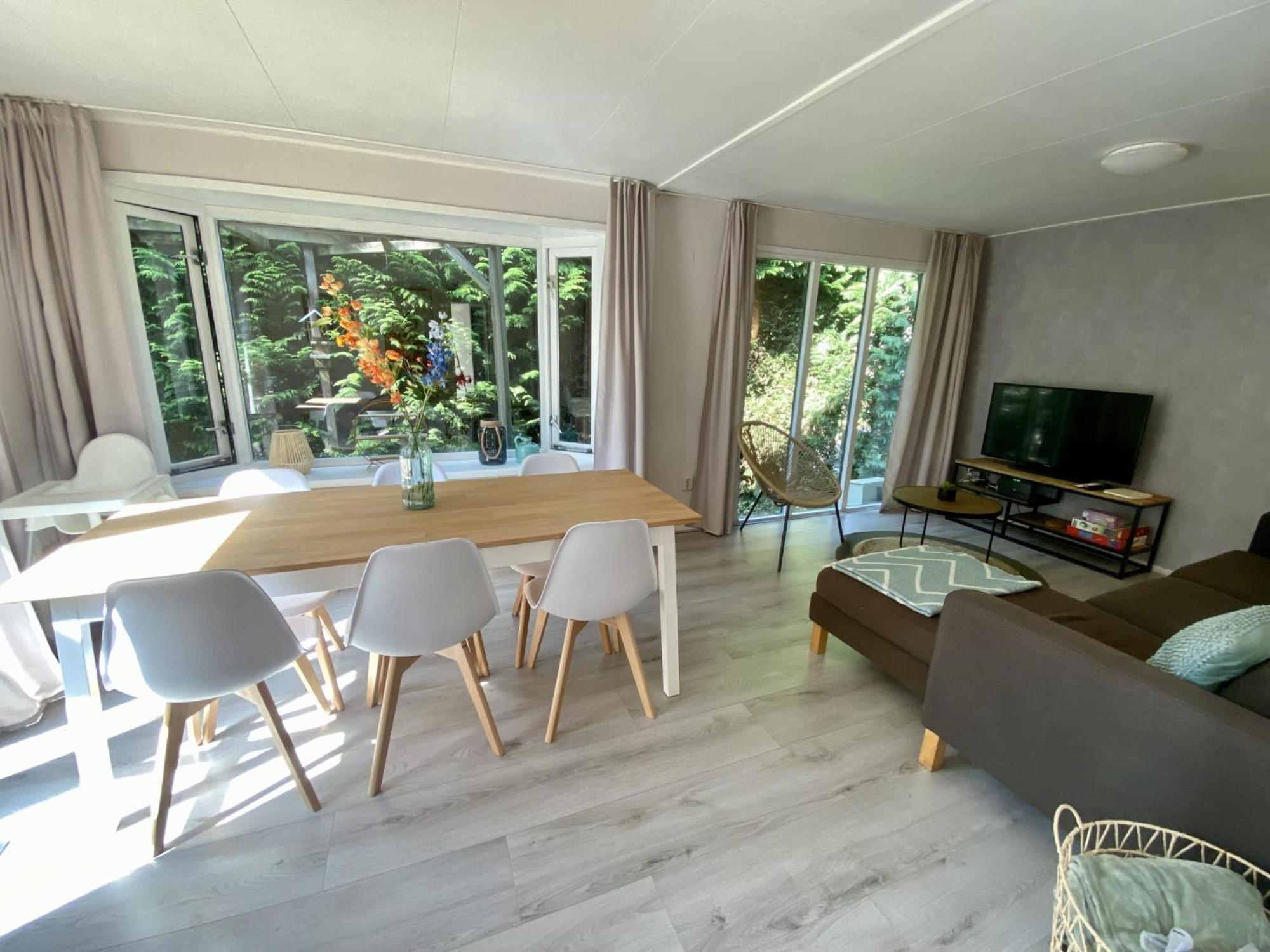 Veluwe Vakanties Chalets With Private Barrel Sauna - With Pool Bar And Restaurant Facilities In The Veluwe National Park Putten Eksteriør bilde