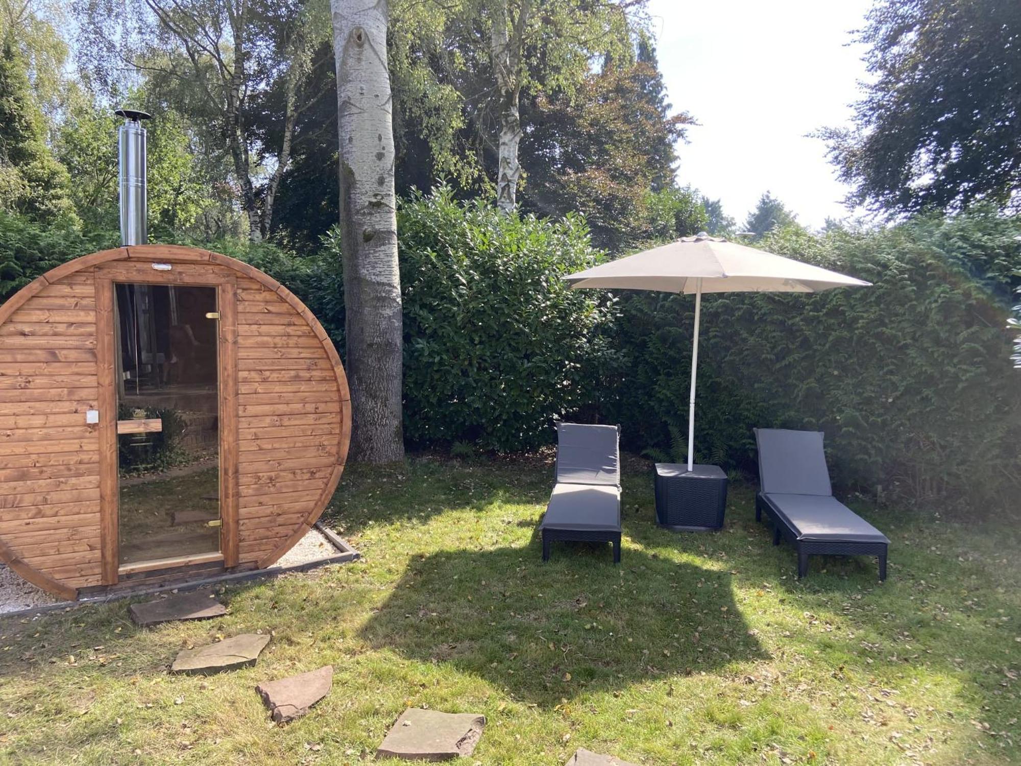 Veluwe Vakanties Chalets With Private Barrel Sauna - With Pool Bar And Restaurant Facilities In The Veluwe National Park Putten Eksteriør bilde