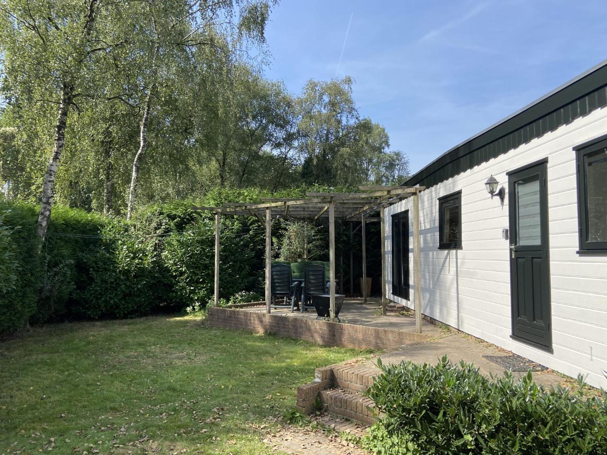 Veluwe Vakanties Chalets With Private Barrel Sauna - With Pool Bar And Restaurant Facilities In The Veluwe National Park Putten Eksteriør bilde