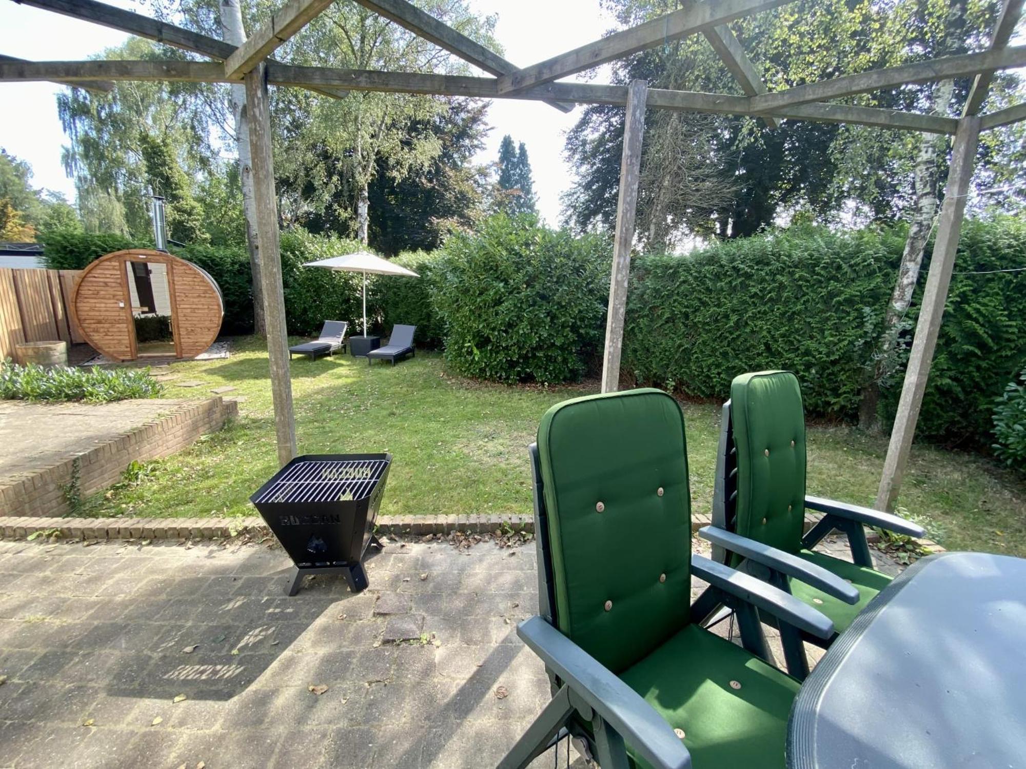 Veluwe Vakanties Chalets With Private Barrel Sauna - With Pool Bar And Restaurant Facilities In The Veluwe National Park Putten Eksteriør bilde