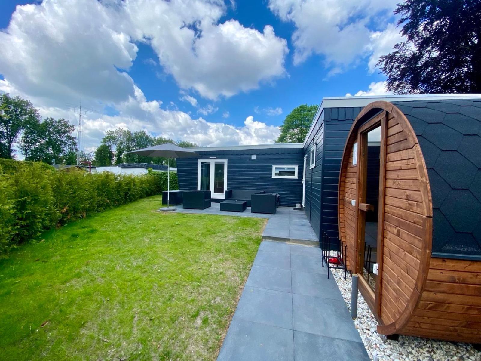 Veluwe Vakanties Chalets With Private Barrel Sauna - With Pool Bar And Restaurant Facilities In The Veluwe National Park Putten Eksteriør bilde