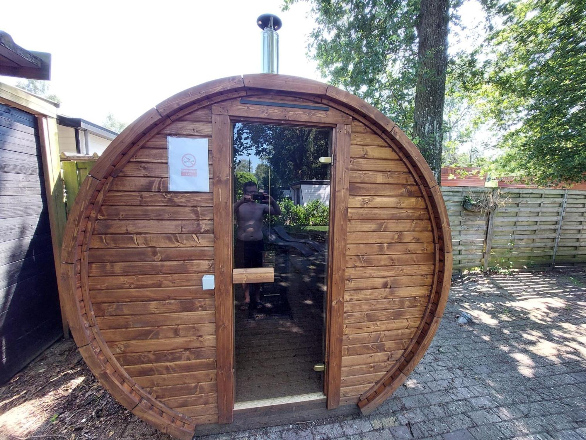 Veluwe Vakanties Chalets With Private Barrel Sauna - With Pool Bar And Restaurant Facilities In The Veluwe National Park Putten Eksteriør bilde