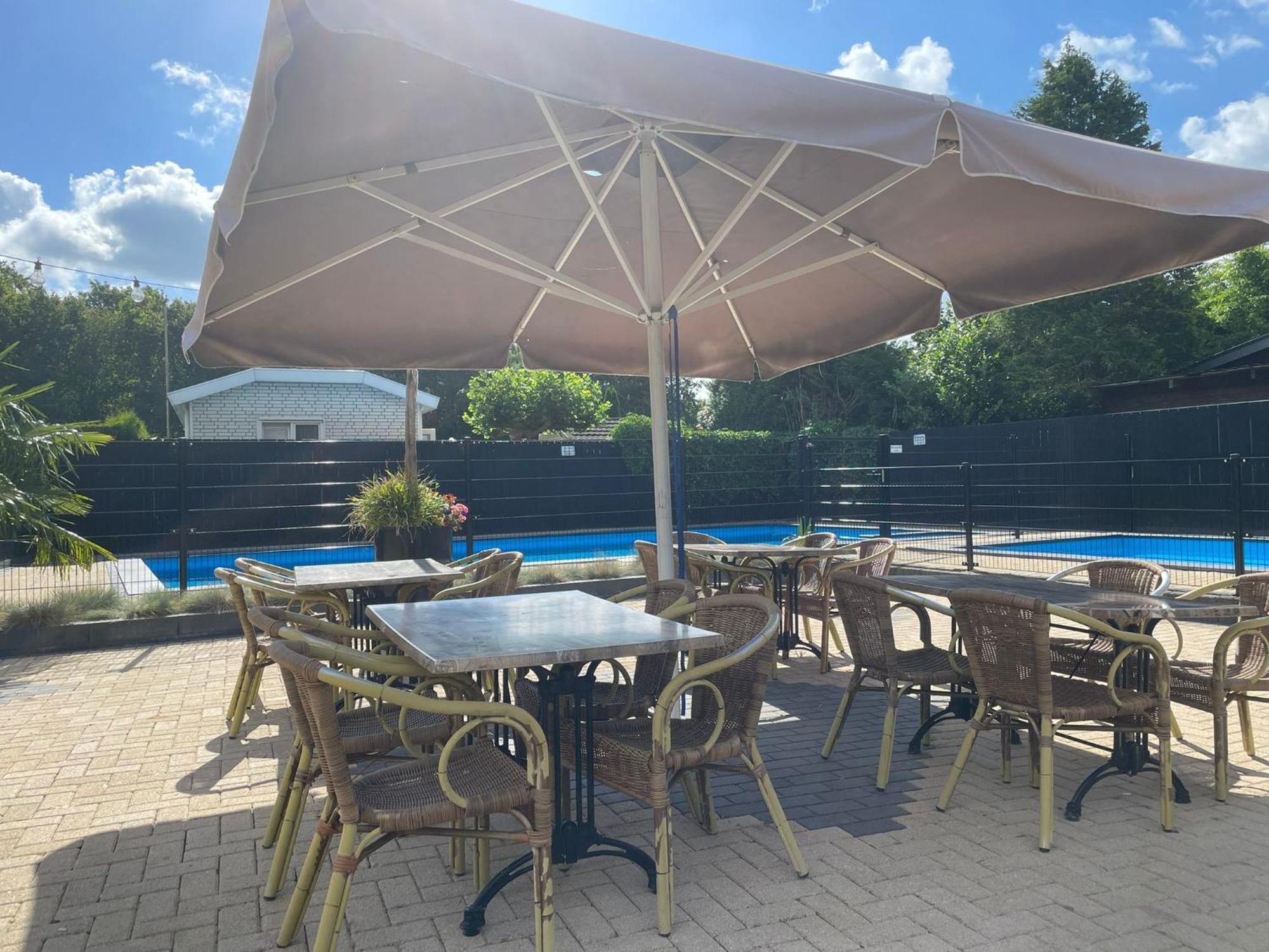 Veluwe Vakanties Chalets With Private Barrel Sauna - With Pool Bar And Restaurant Facilities In The Veluwe National Park Putten Eksteriør bilde