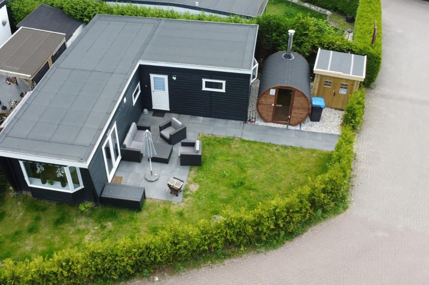 Veluwe Vakanties Chalets With Private Barrel Sauna - With Pool Bar And Restaurant Facilities In The Veluwe National Park Putten Eksteriør bilde